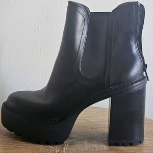 Women's size 7 black boots